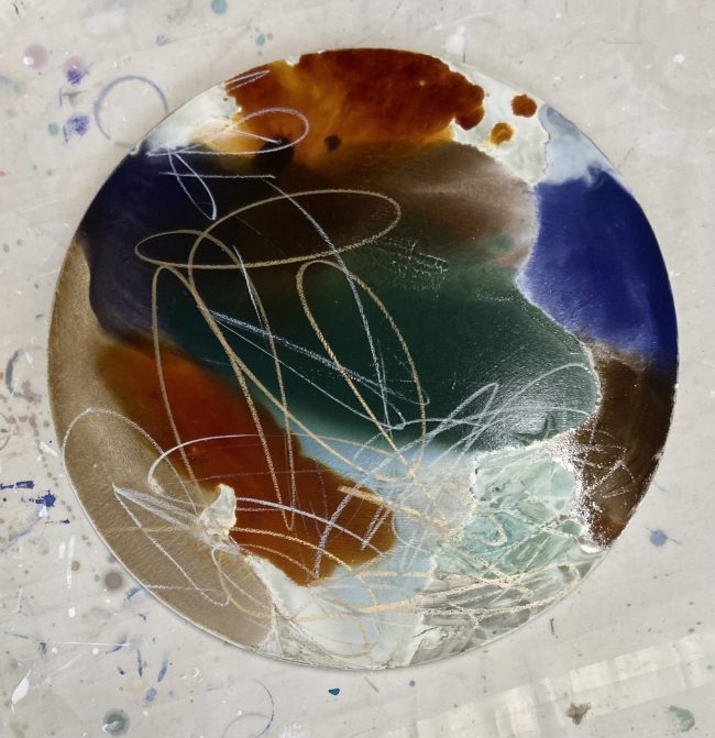 「土のにおい、夜の手ざわり」<br>2023 (Φ60) <br>oil,pastel,watercolor on canvas